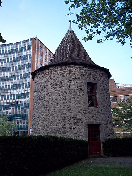 File:Fort de la Montagne Montreal 02.jpg