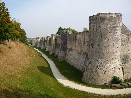 Tập_tin:Fortifications_ouest2_provins.jpg