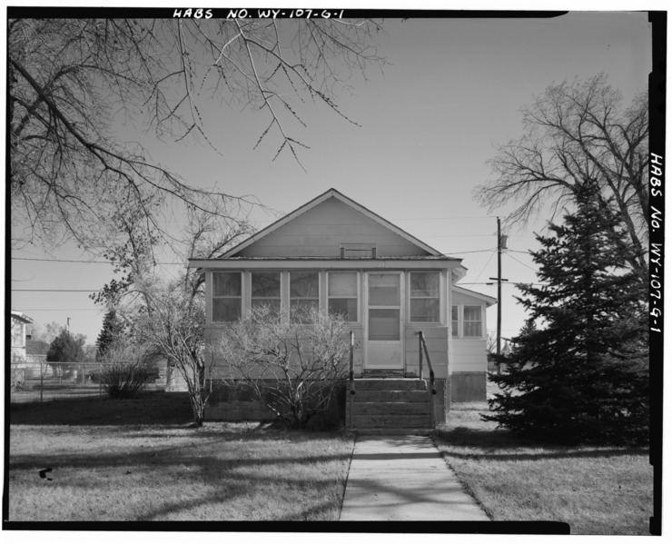 File:Front, view to east-northeast - Fort Washakie, Building No. 73, Sacajawea Circle, Fort Washakie, Fremont County, WY HABS WYO,7-FOWA,1G-1.tif