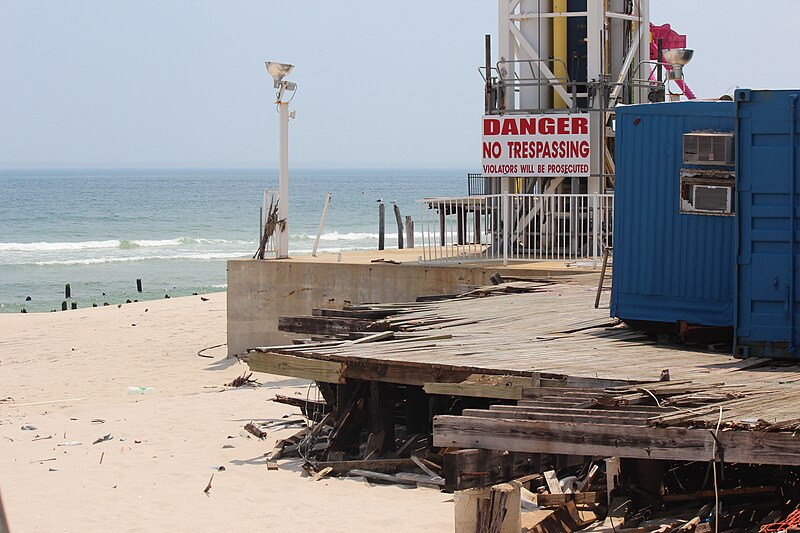 File:Funtime Pier Damage (9137012817).jpg