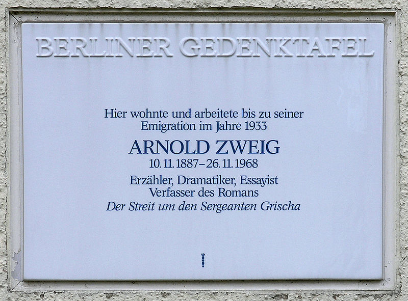 File:Gedenktafel Zikadenweg 59 (West) Arnold Zweig.JPG