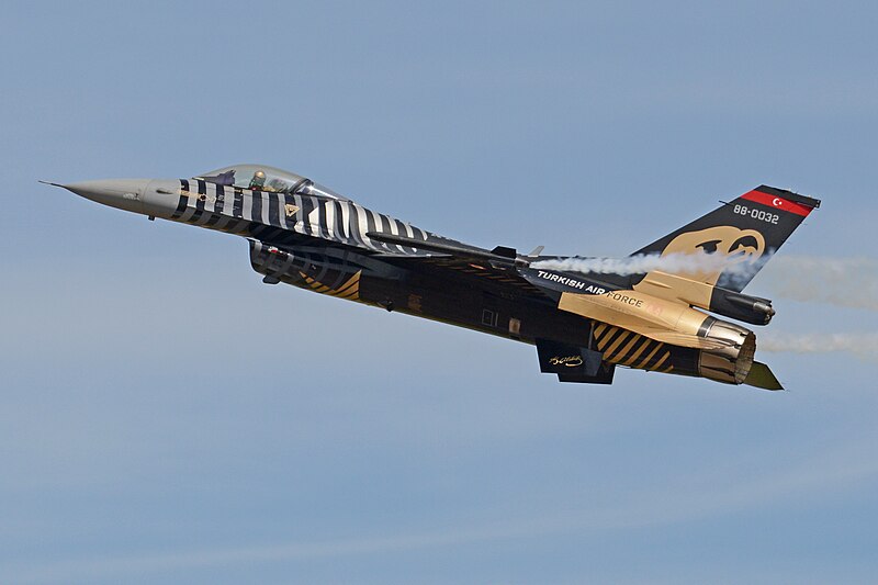 File:General Dynamics F-16C ‘88-0032’ (46065438391).jpg