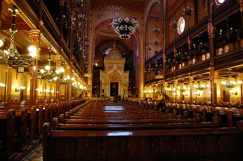 File:Great Synagogue in Dohány Street 2010 02.JPG