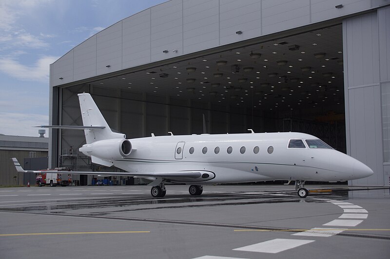 File:Gulfstream G200 exterior.jpg