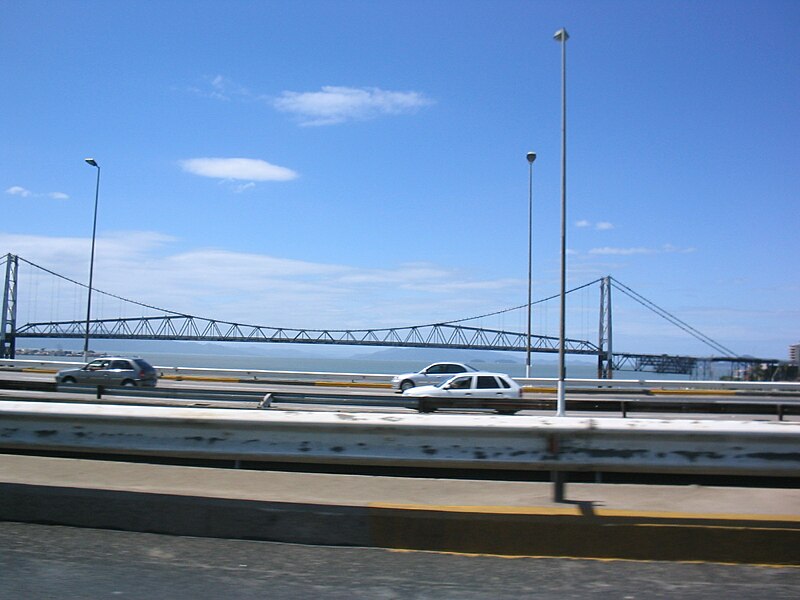 File:Hercílio Luz Bridge 2005 2975.jpg