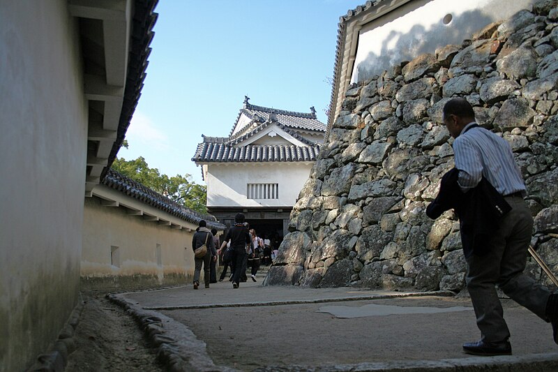 File:Himeji Castle No09 063.jpg