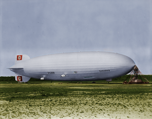 Vzducholoď Hindenburg 25. ledna 1937 v americkém Lakehurstu