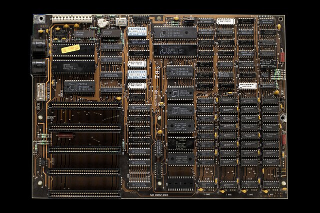 Later IBM PC motherboard with 64 KB RAM soldered and 192 KB socketed, for a total of 256 KB onboard