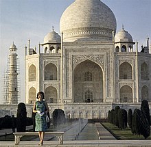 Kennedy at the Taj Mahal, Agra, Uttar Pradesh, India, March 1962 Jacqueline Kennedy at the Taj Mahal, 15 March 1962.jpg