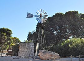 JamesWellWindmill.JPG 