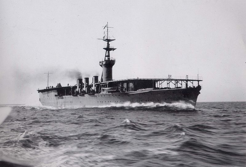 File:Japanese aircraft carrier Hōshō1922a.jpg