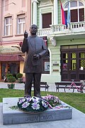 Statue de Jaša Tomić à Novi Sad dans la rue Dunavska