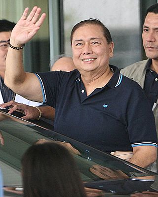 <span class="mw-page-title-main">Jose Miguel Arroyo</span> Filipino lawyer and former First Gentleman of the Philippines