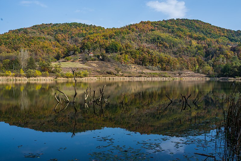 File:Jovacko jezero 02.jpg