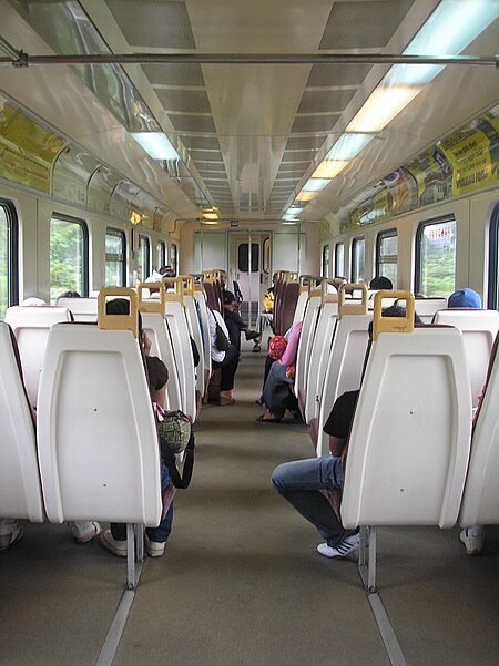 ไฟล์:KTM_Komuter_(Class_81_train_interior).jpg