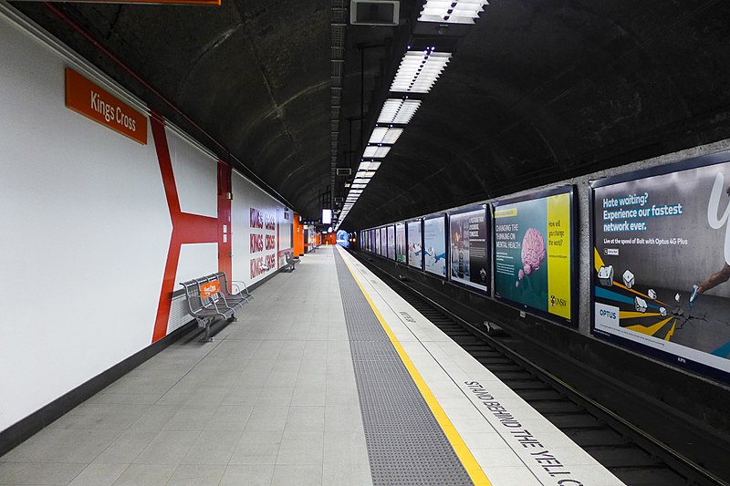 File:Kings Cross railway station Sydney Platform 2017.jpg