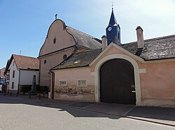 L'église dans la rue de la Division-Leclerc