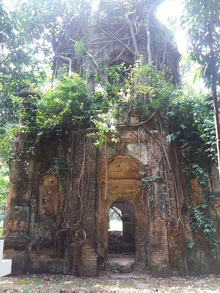 File:Kolombo Shahib tomb 1.jpg