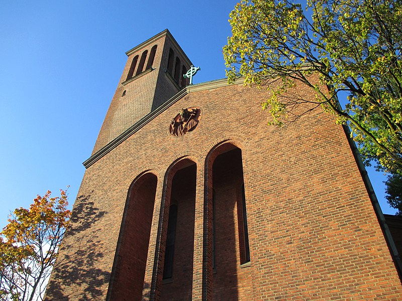 File:Kristus Konungens katolska kyrka (Hedendomen) i Göteborg 5883.jpg