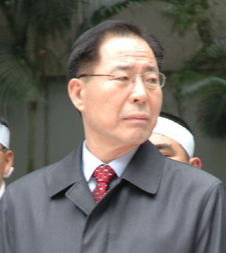 <span class="mw-page-title-main">Kwon Young-ghil</span> South Korean politician, journalist, and trade unionist