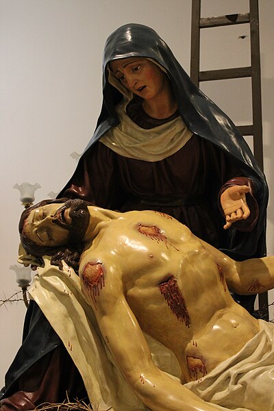 File:La Pietà CL.jpg