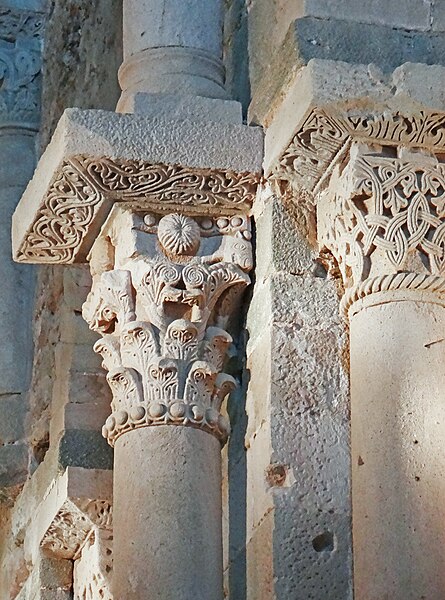 File:Le monastère de Sant Pere de Rodes (Espagne) (14635037892).jpg