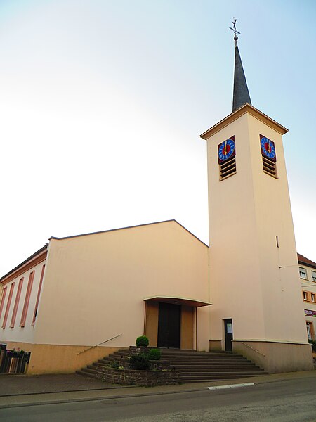 File:Lixing-lès-Rouhling Église Saint-Maurice.jpg