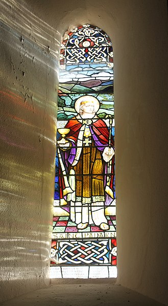 File:Llanbadarn Fawr Eglwys Sant Padarn St Padarn's Church, Aberystwyth, Ceredigion 24.jpg