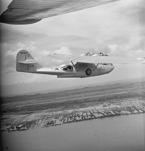 File:Luchtfoto Catalina vliegboot (Consolidated PBY-5A Catalina), Bestanddeelnr 11225.jpg