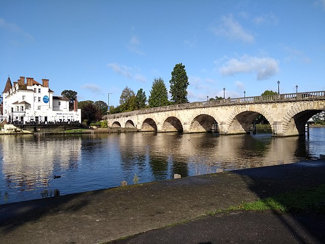 Image: Maidenhead Bridge on the boundary walk by Maidenhead in Pictures