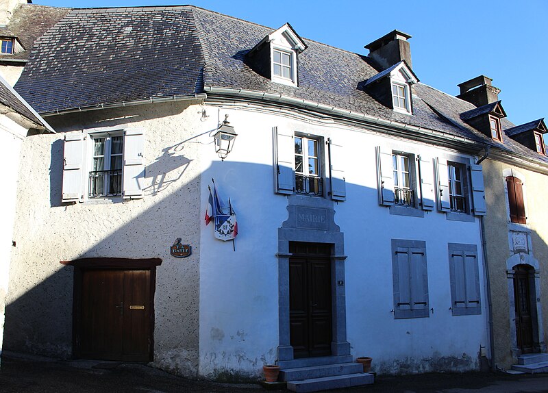 File:Mairie de Cheust (Hautes-Pyrénées) 1.jpg