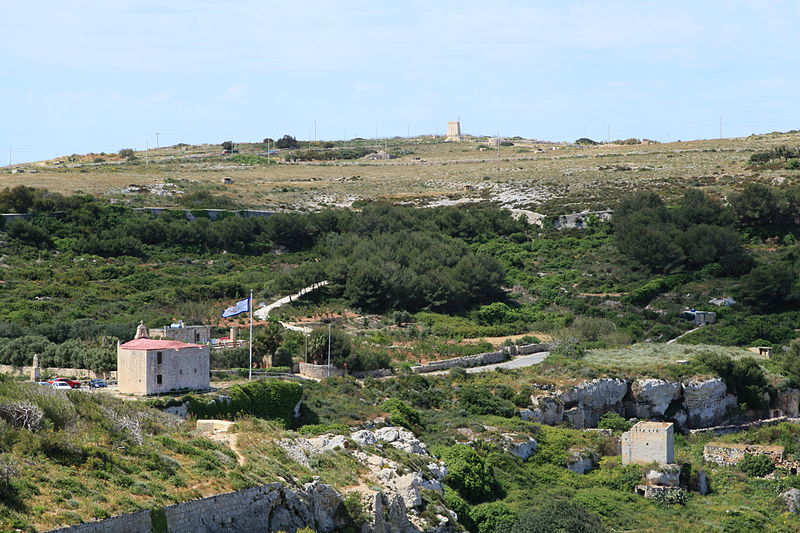 File:Malta - Mgarr - Triq San Pawl tal-Qliegha + Chapel of Our Lady of Itria + Victoria Lines (Victoria Lines) 01 ies.jpg