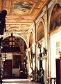 English: Armors of the Maltese Knights in the Grand Master's Palace in La Valletta (Malta). * Rüstung der Malteserritter im Grossmeisterpalast in Valetta (Malta)* Brnění maltézských rytířů ve Velkomistrovském paláci ve Vallettě (Malta)*photo: -jkb- (1983)