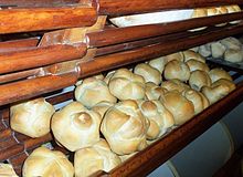 Michette on the shelves of a bakery Micchetta (Milano).jpg