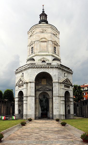 File:Milano, tempio della vittoria, 01.jpg