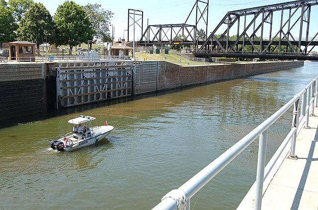 Image: Mississippi River Lock 15 019 (969031250)