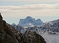 Il monte Pelmo visto dal monte Tullen nelle Odle di Eores (da circa 38 km).