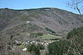 Vue sur Canac dominé par son château.