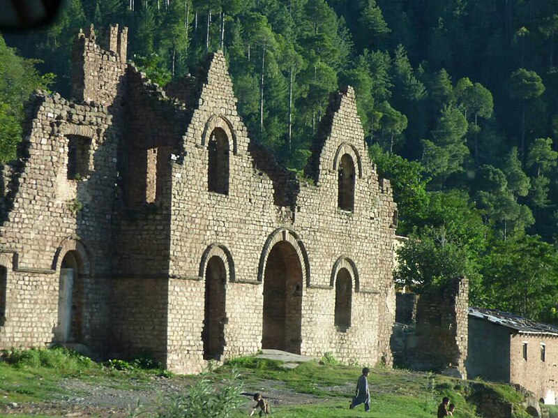 File:Murree Brewery ruins 1.jpg