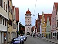 Nördlingen, Deiniger Straße mit Deiniger Tor