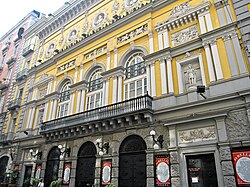 Napoli - Teatro Bellini.jpg