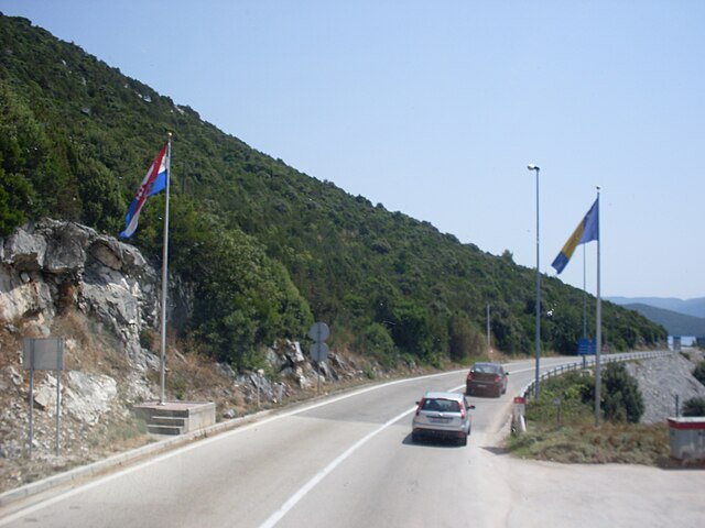 640px-Neum_border.jpg