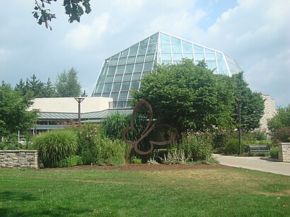 How to get to Niagara Parks Butterfly Conservatory with public transit - About the place