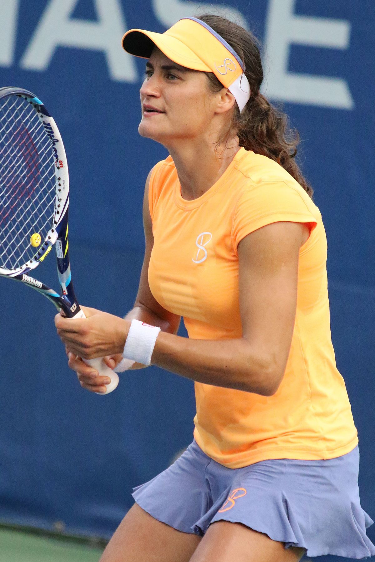 Monica Niculescu - Wikipedia