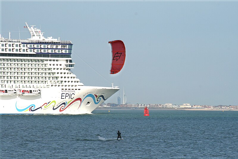 File:Norwegian Epic water chute 3.jpg