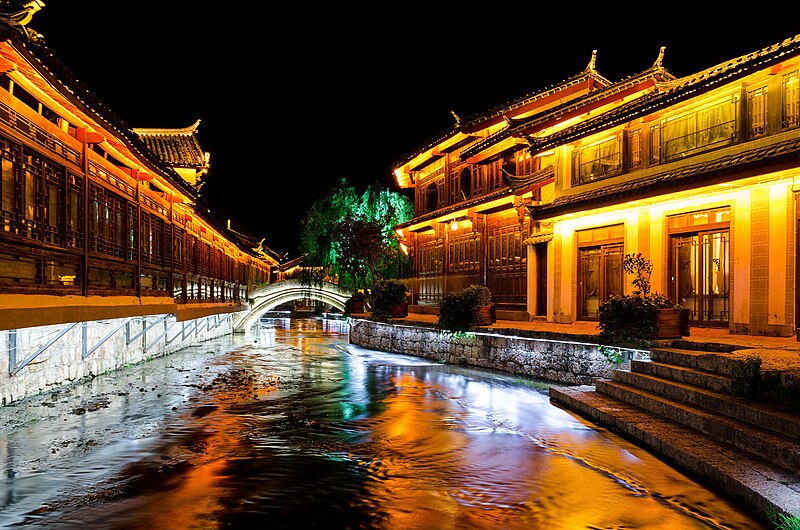 File:Old Town of Lijiang (21201716141).jpg