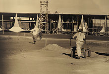 Construction of Palacio da Alvorada in Brasilia Palacio da Alvorada durante construcao.jpg