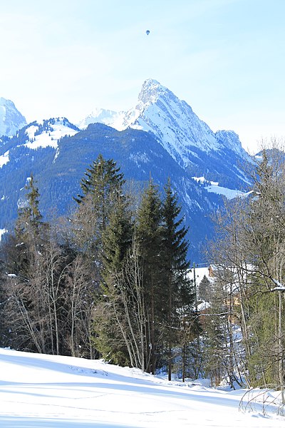 File:Panoramaweg Saanenmöser - Schönried - Gruben - Gstaad - panoramio (16).jpg