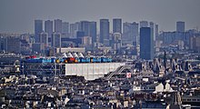 Paris Montmartre Blick aufs Centre Georges-Pompidou.jpg