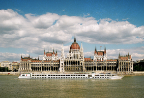 Budapest. Parliament of Hungary from across the Danube, 2005